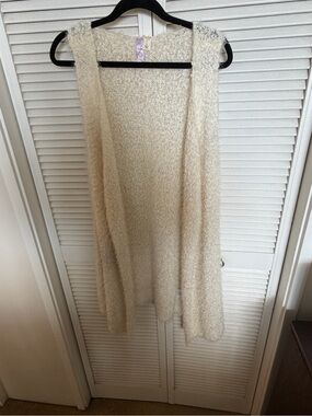 Alya Cream Fuzzy Open-Front Sleeveless Cardigan Vest